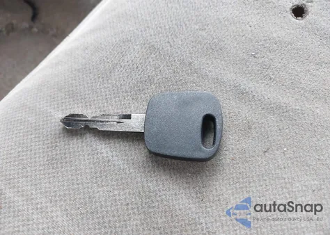 2000 Ford Crown Victoria Lx from USA, damaged, VIN 2FAFP74W5YX147141